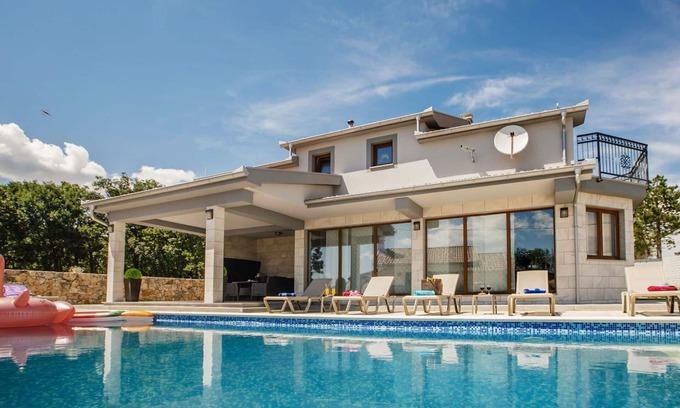 Prolozac Villa | Beautiful private villa with private pool, hot tub, WIFI, A/C, TV, terrace and panoramic view