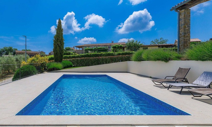 Baredine Villa | Beautiful private villa for 8 people with WIFI, private pool, A/C, TV, terrace and panoramic view