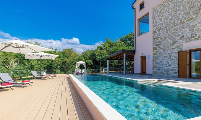 Radini House | Beautiful private villa for 8 guests with A/C, private pool, WIFI, TV, terrace and pets allowed