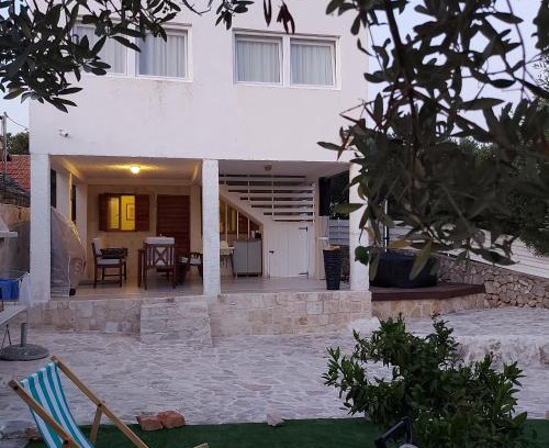 Drvenik Mali House | Bijela kuča