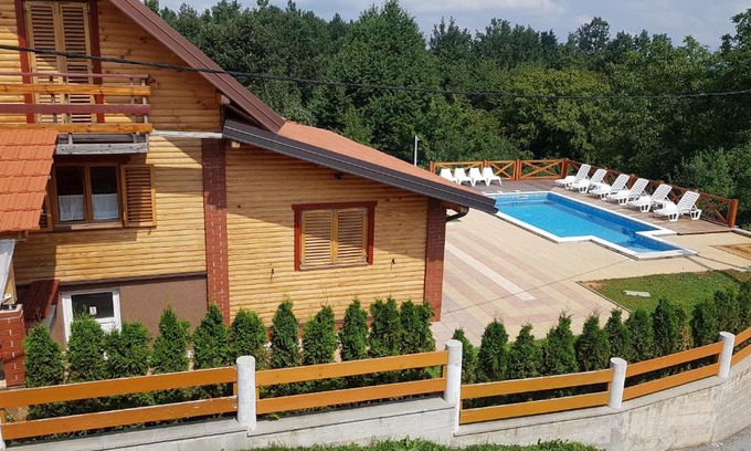 Gornje Dubrave Ski Chalet | Chalet Villa Rebeka