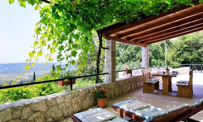 Mihanici Villa | Charming Stone Cottage, Private Pool & Panoramic Views of the Konavle Valley - 30mins to Dubrovnik!