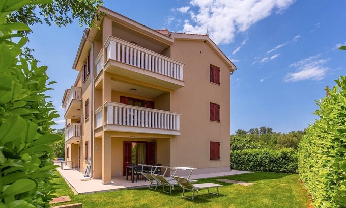 Vantacici Apartment | Comfort Apartment Mike 4 with balcony and a partial sea view