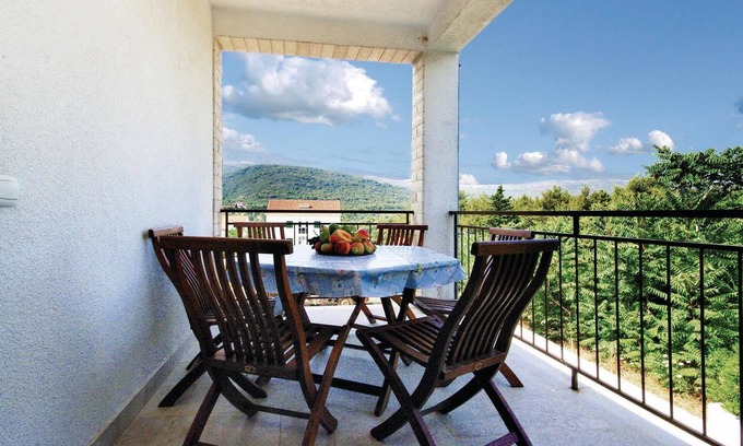 Stari Grad Apartment | Cozy apartment in Stari Grad with WiFi