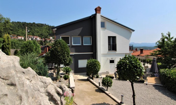 Rukavac Apartment | EMILIjA