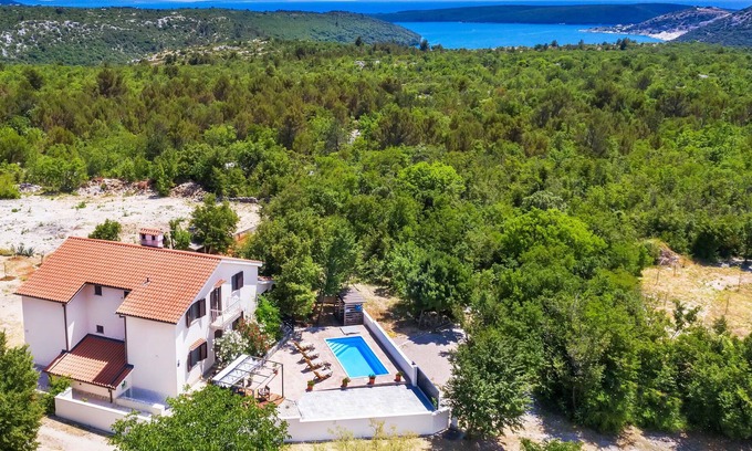 Trgetari House | Enjoy a vacation with sun & relaxation in this dream house.
