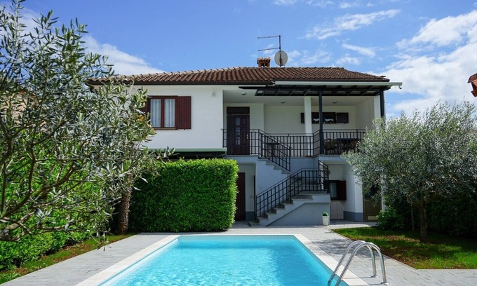 Sveti Petar u Sumi Villa | Family Apartment Leon with Pool