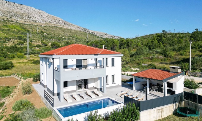 Srinjine House | Family friendly house with a swimming pool Srinjine, Split (K-23770)