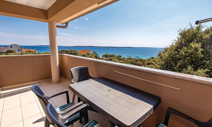 Kolan Apartment | Gorgeous apartment in Mandre with WiFi