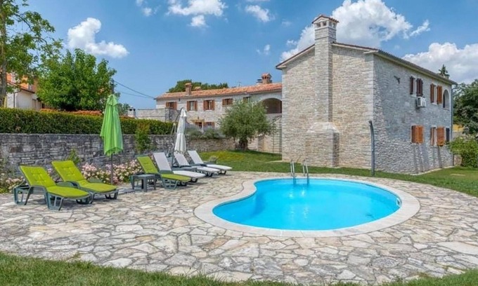 Jezenj Apartment | Gorgeous apartment in Pazin with WiFi