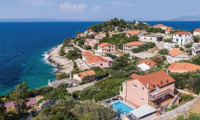 Prigradica House | Gorgeous home in Prigradica with WiFi