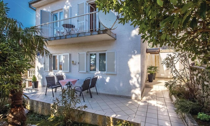 Selce House | Gorgeous home in Selce with WiFi