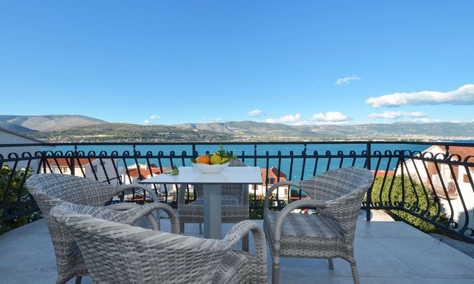 Mastrinka Apartment | GRIGIC 2 - beutiful apartment for 3 persons, 170m from a beach