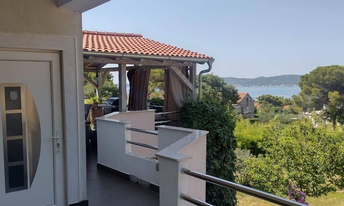 Sveti Filip i Jakov Apartment | Holiday apartment Sveti Filip i Jakov for 1 - 6 persons with 3 bedrooms - Holiday apartment
