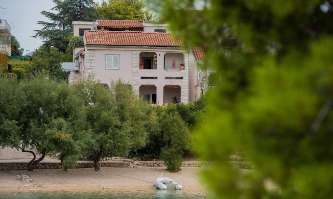 Grebastica Apartment | Holiday apartment 10 m from the beach