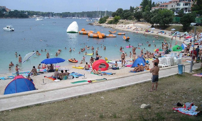 Pjescana Uvala Apartment | Holiday apartment with terrace and air conditioning
