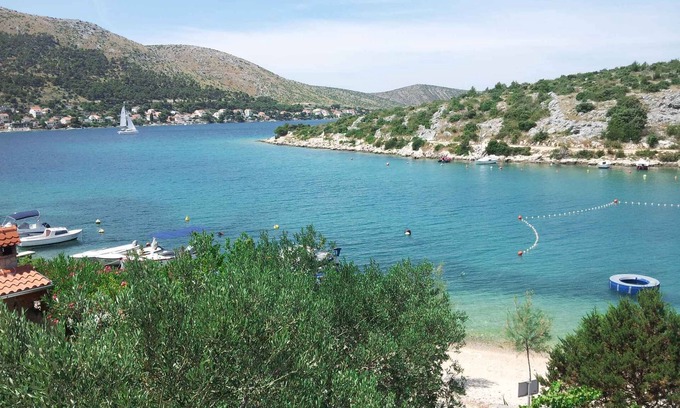 Grebastica Apartment | Holiday apartment 10 m from the beach