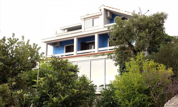 Sevid Apartment | Holiday apartment 10 m from the beach