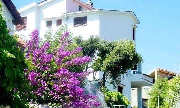 Sevid Apartment | Holiday apartment 40 m from the beach and with 2 bathrooms