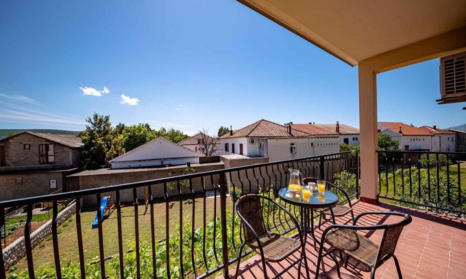 Seline Apartment | Holiday apartment mit Klimaanlage und Balkon