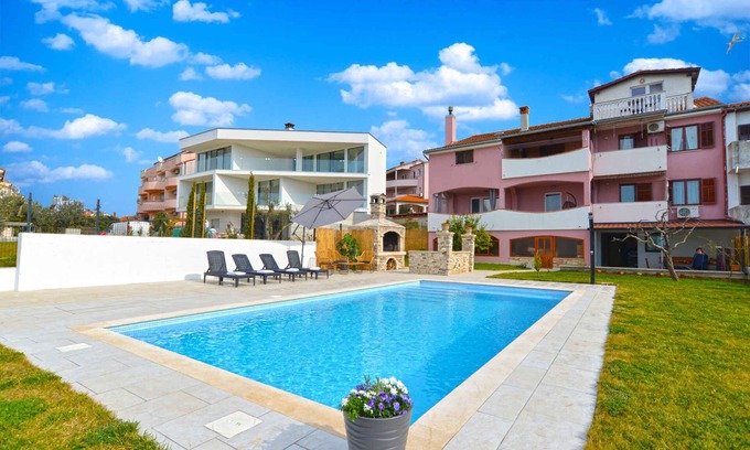 Stinjan Apartment | Holiday apartment mit Pool und Klimaanlage