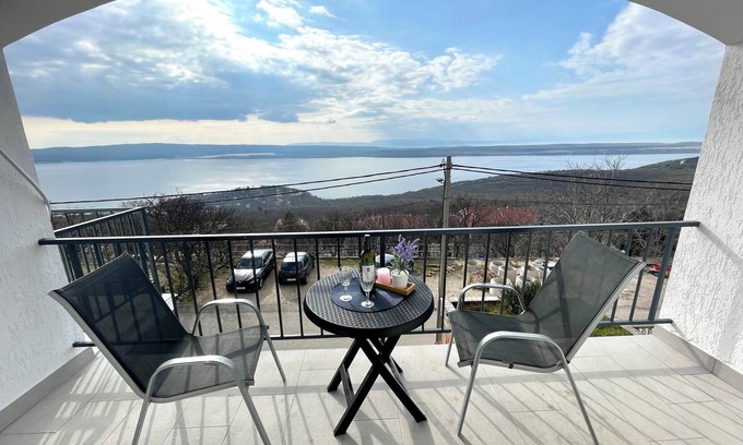 Klanfari Apartment | Holiday apartment mit Terrasse und Klimaanlage