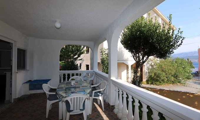 Silo Apartment | Holiday apartment mit Terrasse und Klimaanlage