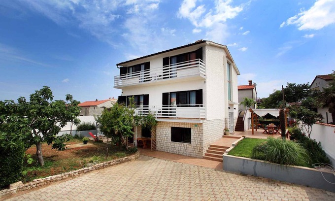 Banjole Apartment | Holiday apartment with air conditioning and balcony