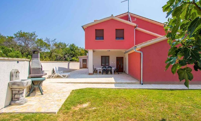 Banjole Apartment | Holiday apartment with air conditioning and barbecue