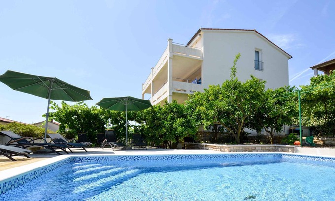 Vintijan Apartment | Holiday apartment with large terrace