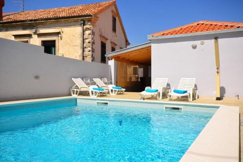 Gruda House | Holiday Home Belmondo