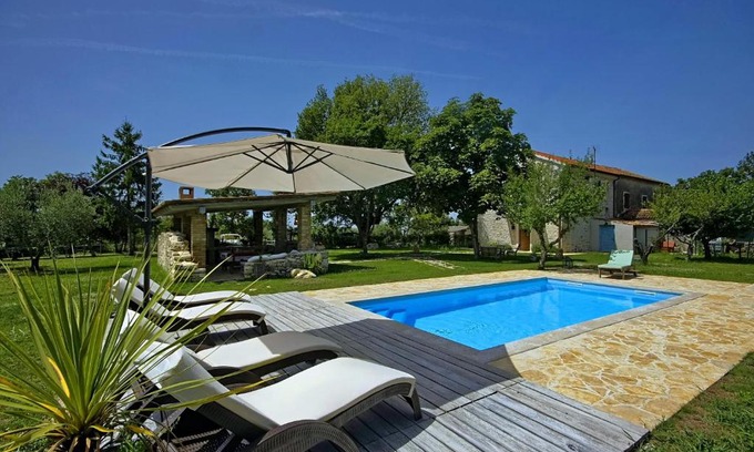 Materada House | Holiday Home Casa Buscina