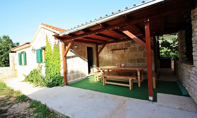Dol House | Holiday Home Harmony - Holiday Home with Terrace