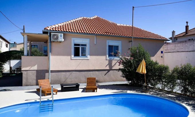 Zadar House | Holiday Home in Zadar with Balcony, Air condition, WIFI, Washing machine (4576-1)
