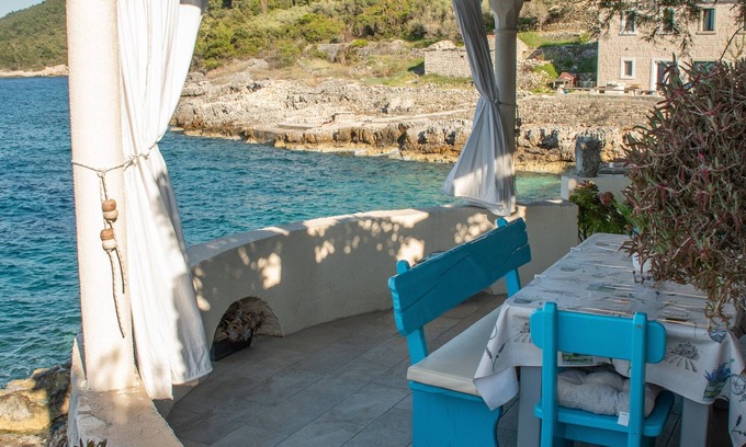 Blato House | Holiday Home Luna - Two Bedroom Holiday Home with Sea View