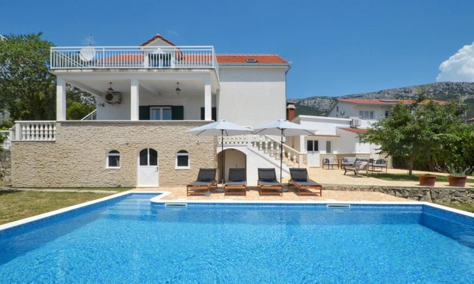 Kastel Sucurac House | Holiday Home Nevera