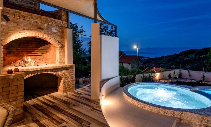 Pitve House | Holiday Home Secret Garden