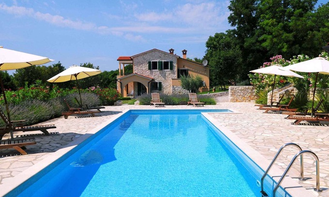 Stanisovi House | Holiday home with outdoor pool