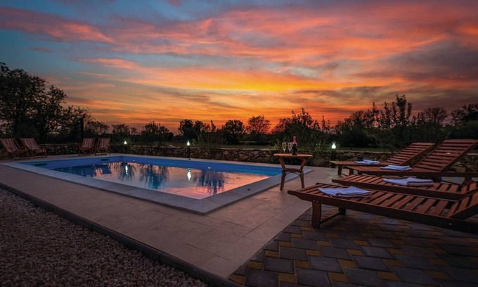 Bristane House | Holiday house Brist - with pool: - Drinovci, Riviera Sibenik, Croatia