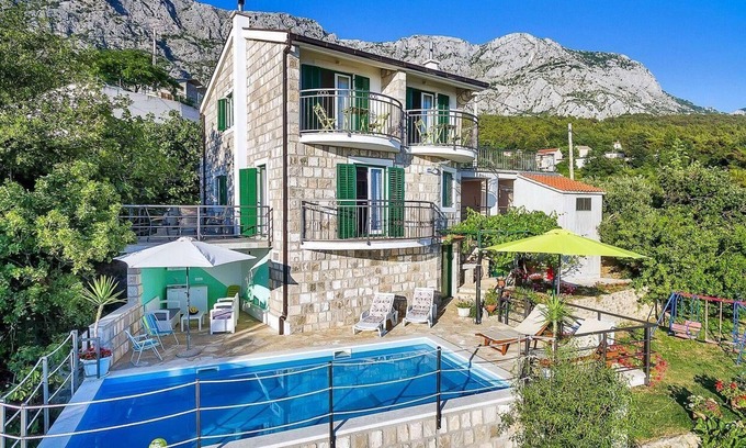 Tucepi House | Holiday house Tučepi for 1 - 10 persons with 5 bedrooms - Holiday house