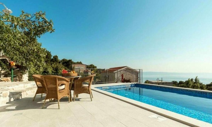Tucepi House | Holiday house Tučepi for 1 - 5 persons with 2 bedrooms - Holiday home