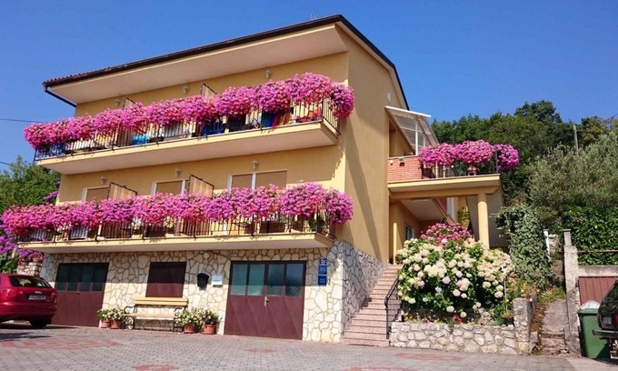 Donji Kraj Cabin | Holiday room with sea view