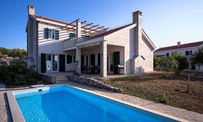 Stari Grad Villa | Holiday villa Doris with private pool and garden