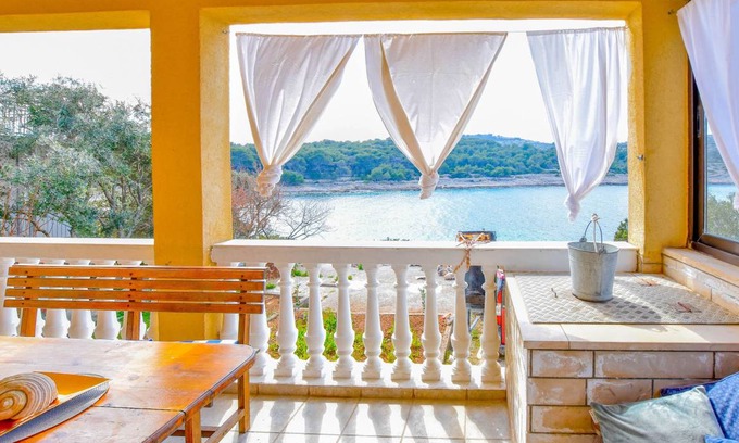 Zirje House | House ∙ 4 bedrooms ∙ 8 guests