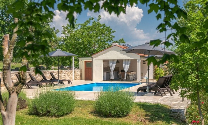 Makovci Villa | In the village Vigini and it is one of the two houses in the whole village