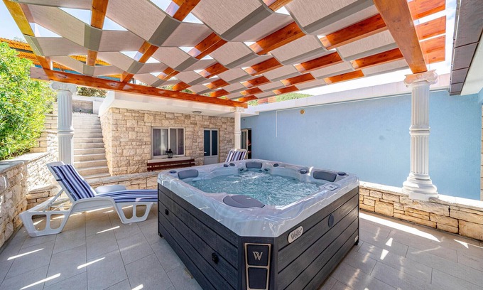 Prigradica House | Lovely home in Prigradica