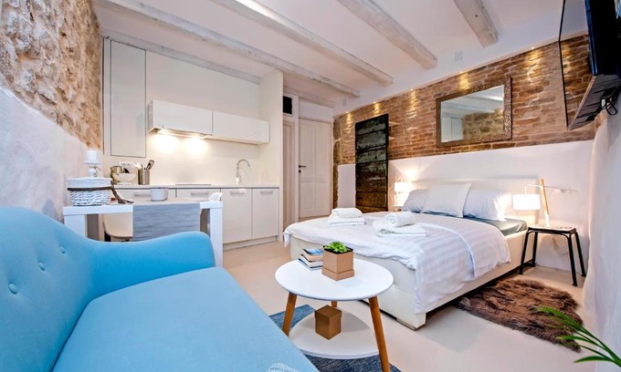 Rovinj House | Luna Rooms and Studios