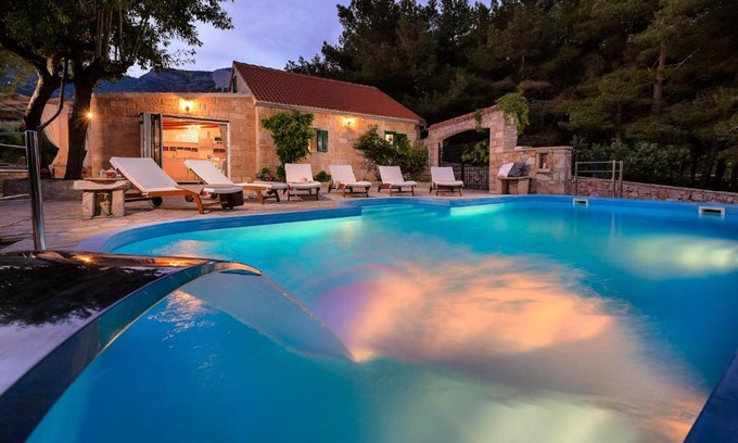 Bol Villa | Luxury Villa Zlatni Rat with Pool, Near Zlatni Rat Beach, Bol