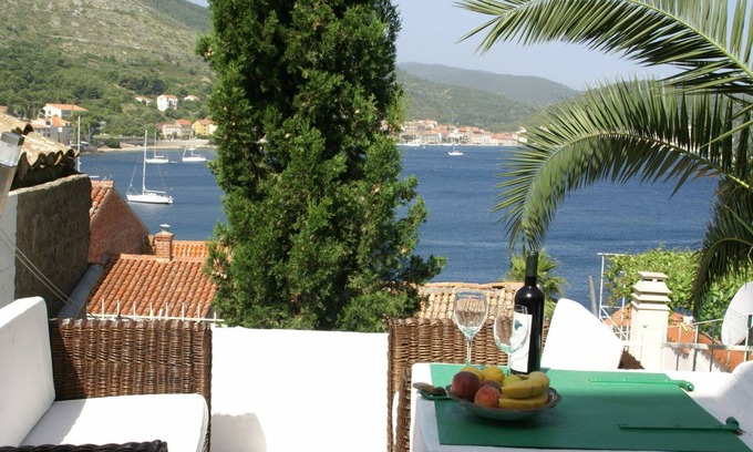 Vis Apartment | Marina II