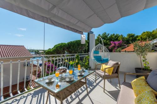 Cove Makarac (Milna) Apartment | Matanovi dvori